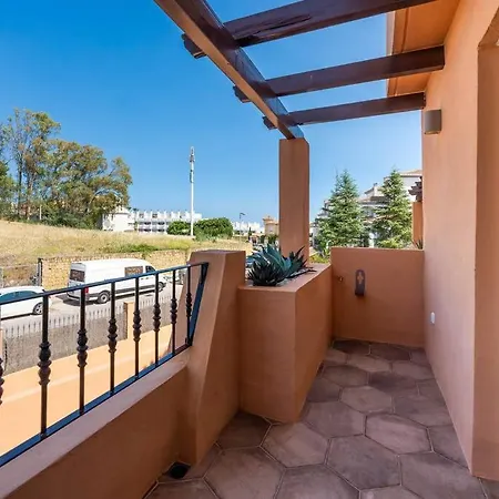 Luxury 5-bedroom Townhouse In Puente Villa Marbella