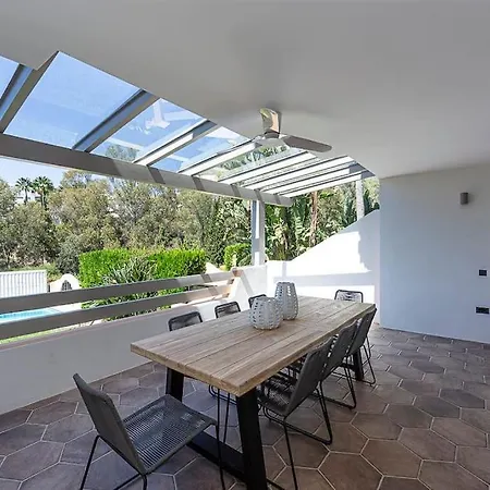 Luxury 5-bedroom Townhouse In Puente * Marbella